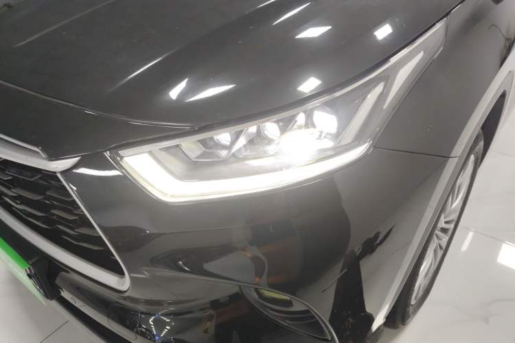 Used Toyota Highlander 2022 Dual-Engine 2.5L Four-Wheel Drive Prestige Version 7 Seats
