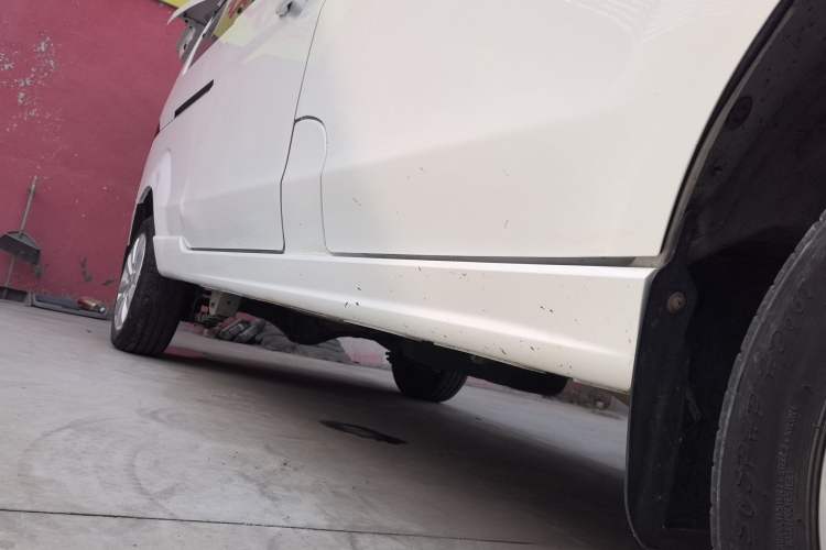 Used Jinbei Gold Hiace M Classic 2022 1.5L Travel Lion Passenger Van 7 Seats
