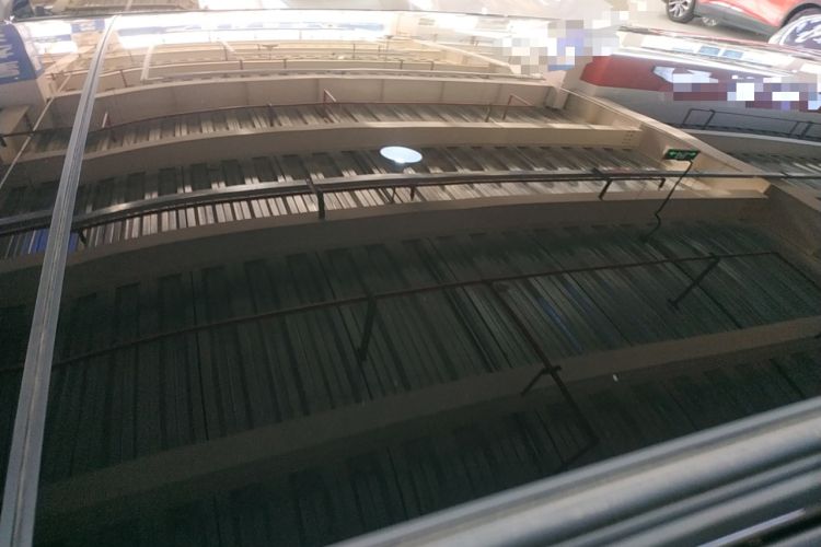 Used Li Auto MEGA 2024 Ultra Model
