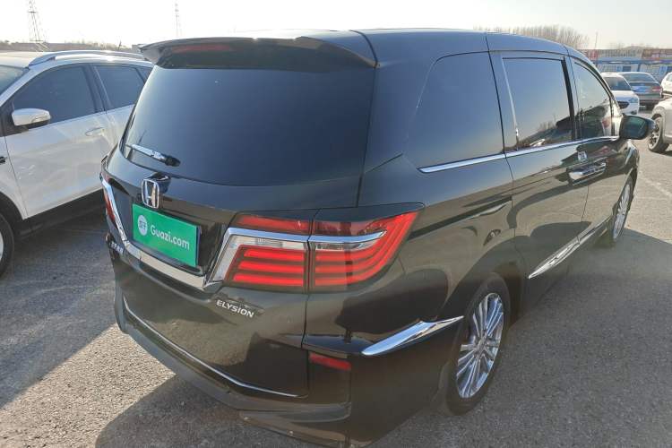 Used Honda Elysion 2016 2.4L Supreme Edition
