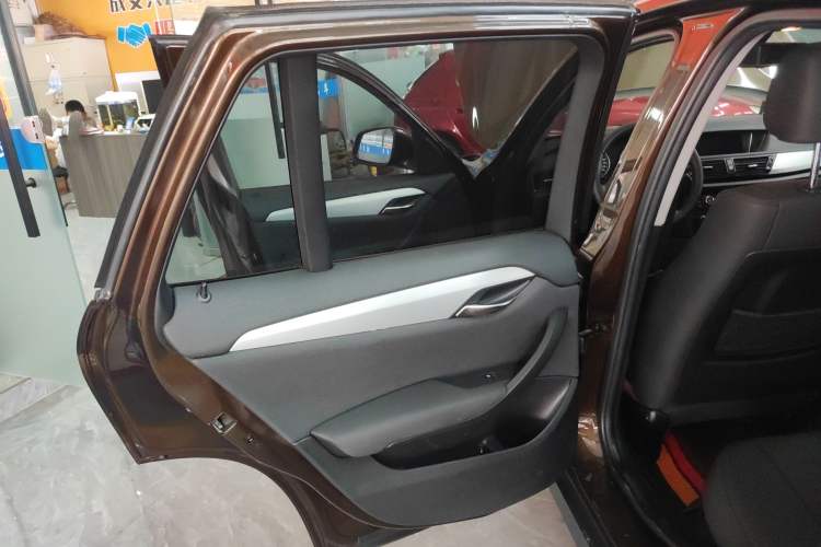 Used BMW X1 2014 sDrive18i Leading Model
