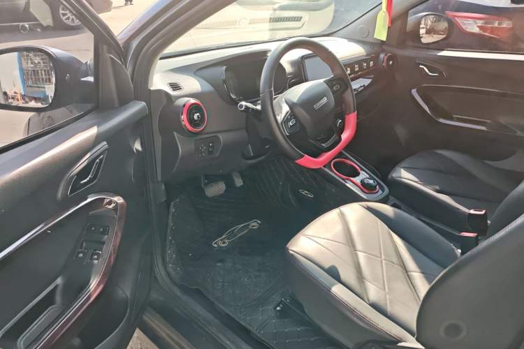 Used Chery Little Ant 2022 Revised Version Sweet Pink Edition Half-Sugar Version Lithium Iron Phosphate 30.7 kWh 30 kW 301 km