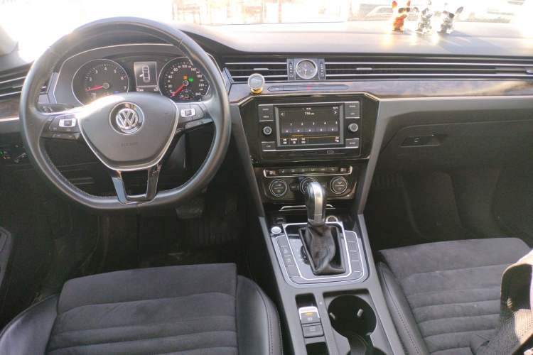 Used Volkswagen Magotan 2018 330TSI DSG Luxury Model