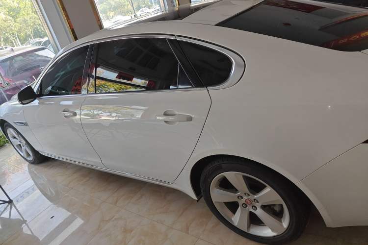 Used Jaguar XFL 2019 XFL 2.0T 200 PS Two-Wheel-Drive Elite Edition
