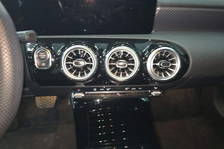 Used Mercedes-Benz A-Class 2024 Updated A 200 L Fashion Version
