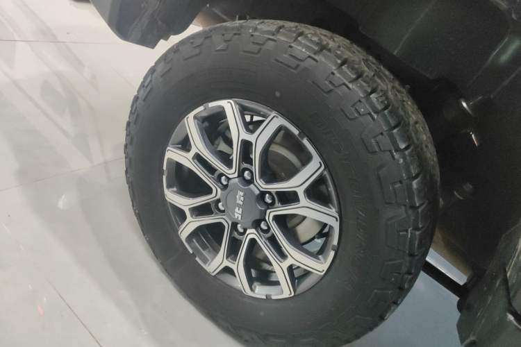 Used  BJ40 2020 2.0T Automatic Four-Wheel Drive Urban Hunter Edition Chivalrous Type
