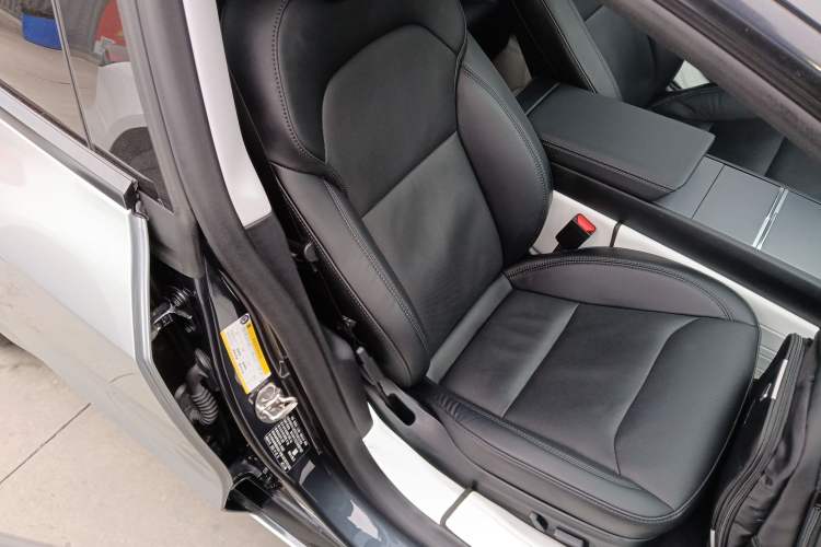 Used Tesla Model 3 2023 Rear-Wheel-Drive Version
