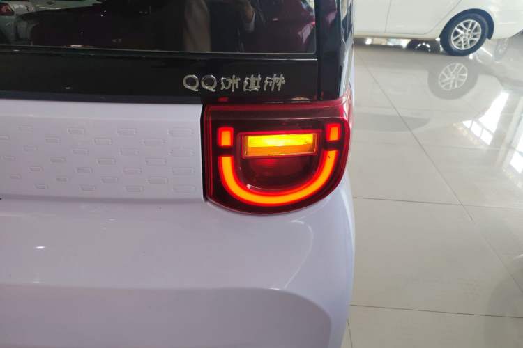 Used Chery QQ Ice Cream 2022 170km Sundae Phosphate Lithium-Ion
