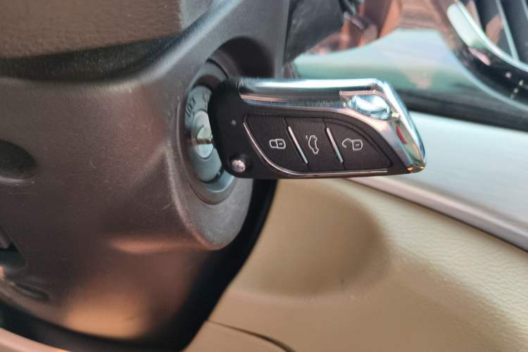 Used Baojun 730 2016 1.5L Manual Comfort Version 7 Seats China V Emission Standard