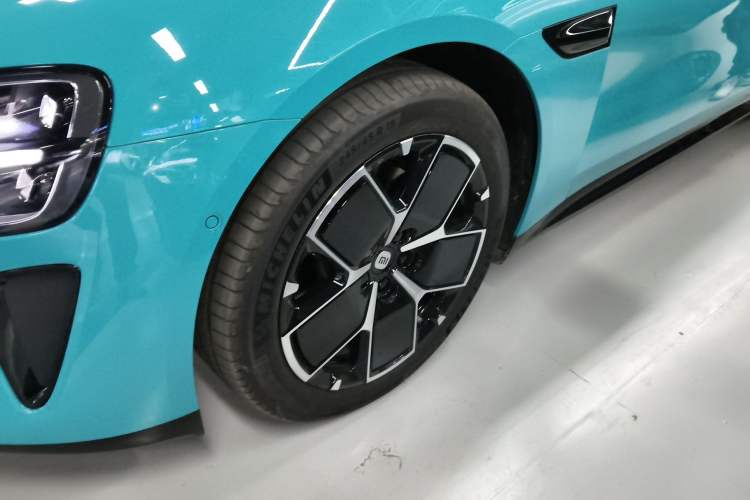 Used  SU7 2024 Rear-Drive Ultra-Long Range Advanced Pro-Level Intelligent Driving Version