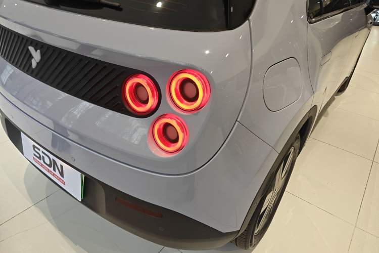 Used  firefly 2025 Illuminated Edition