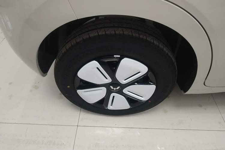 Used Wuling Hongguang MINIEV 2025 Four-Door Version Advanced Edition
