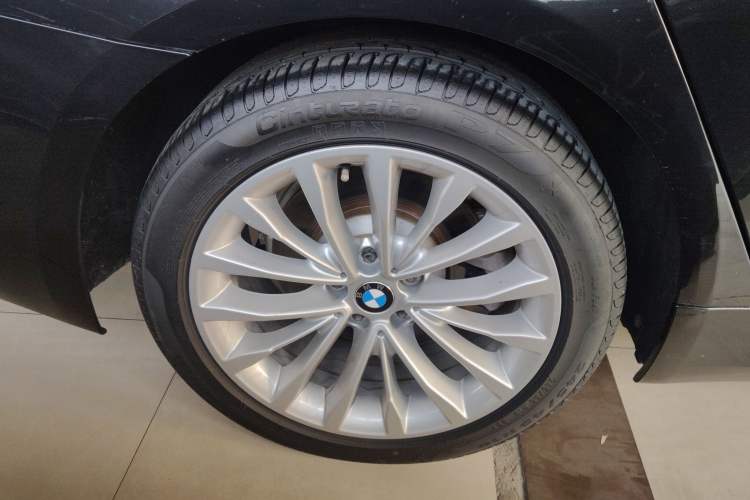 Used BMW 5 Series 2018 530Li Leading Edition Luxury Package
