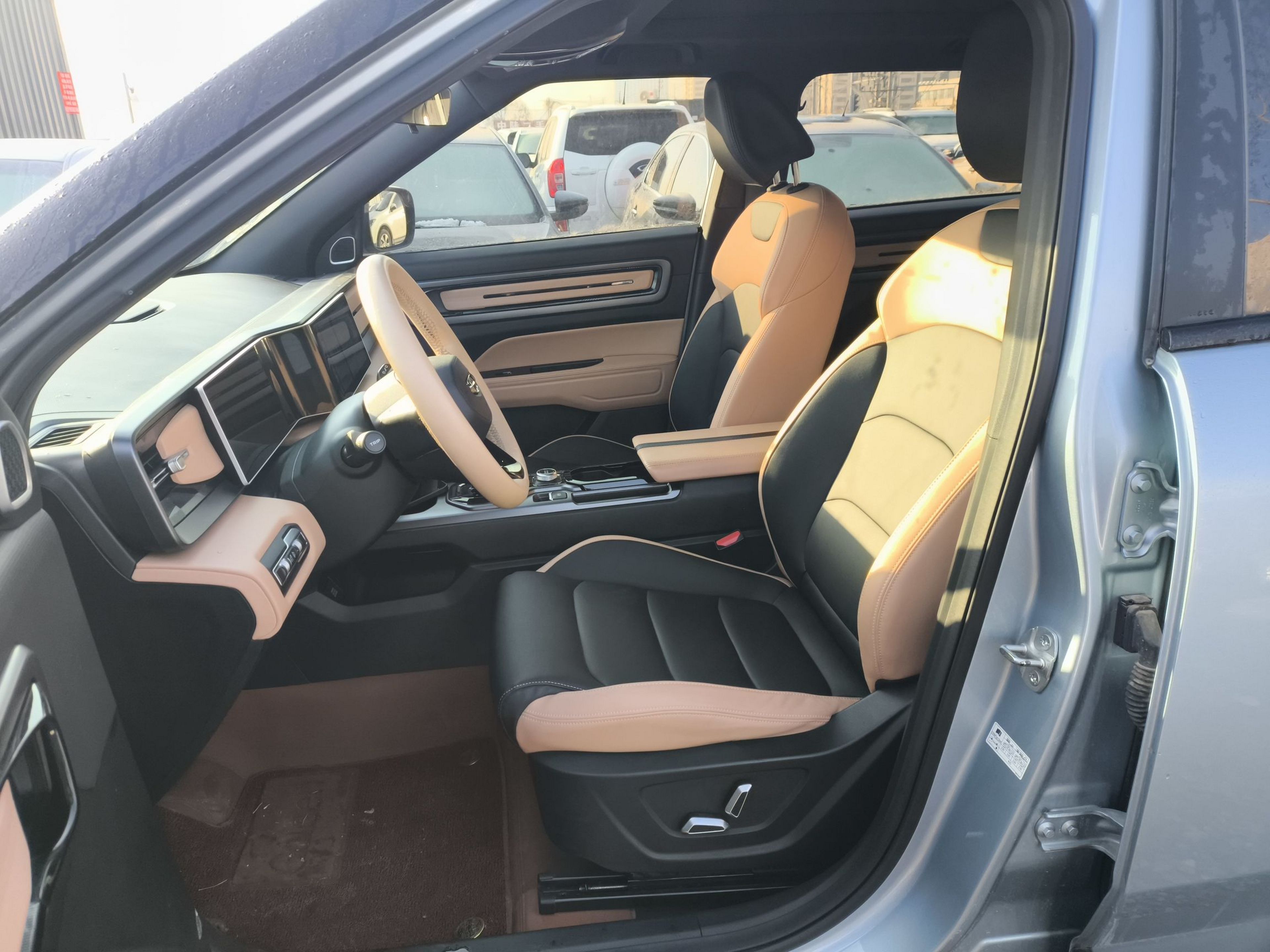 Переднее сиденье в автомобиле