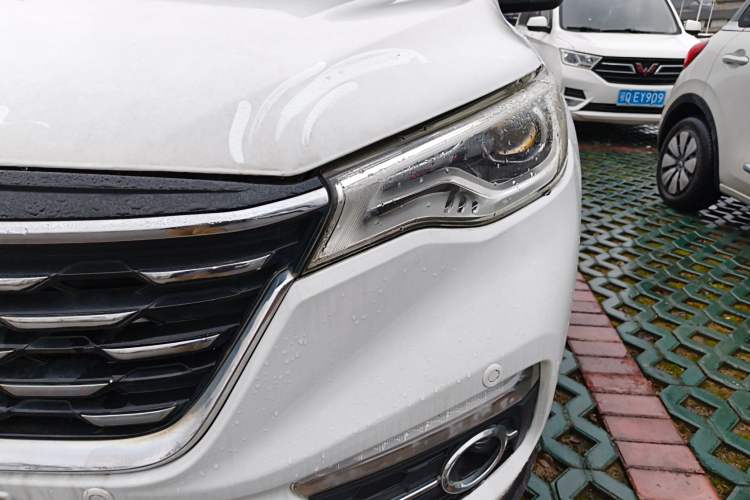 Used FAW Senya R9 2018 1.2T Automatic Luxury Smart Edition
