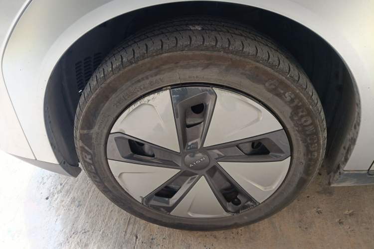 Used AION Y 2023 Younger