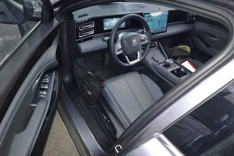 Used BYD Qin L 2025 DM-i Smart Drive 120KM Superior Model