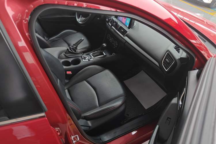 Used Mazda Mazda 3 Axela 2016 Sedan 1.5L Automatic Comfort Model
