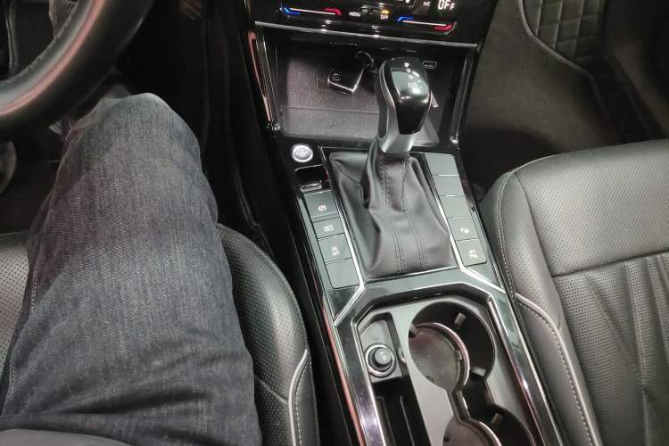 Used Volkswagen Passat 2023 330TSI Starry Luxury Edition
