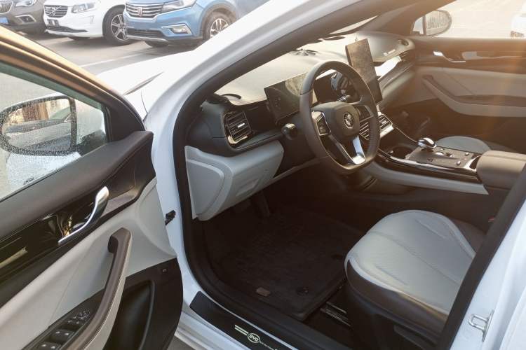 Used BYD Qin PLUS 2024 HONOR Edition DM-i 55KM Leading Model
