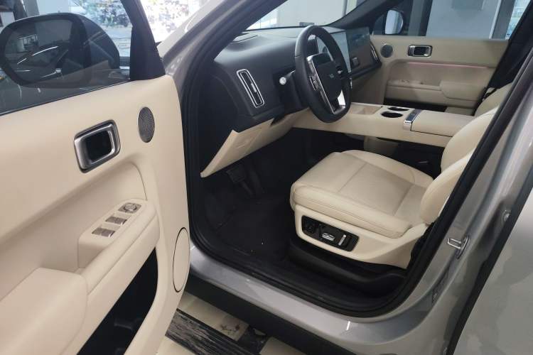 Used Li Auto L9 2024 Ultra Model
