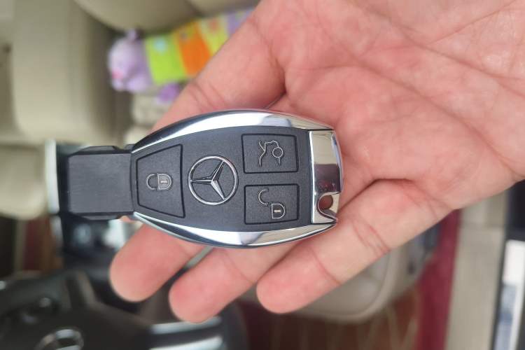 Used Mercedes-Benz R-Class 2017 R 320 4MATIC Business Edition Prestige Model