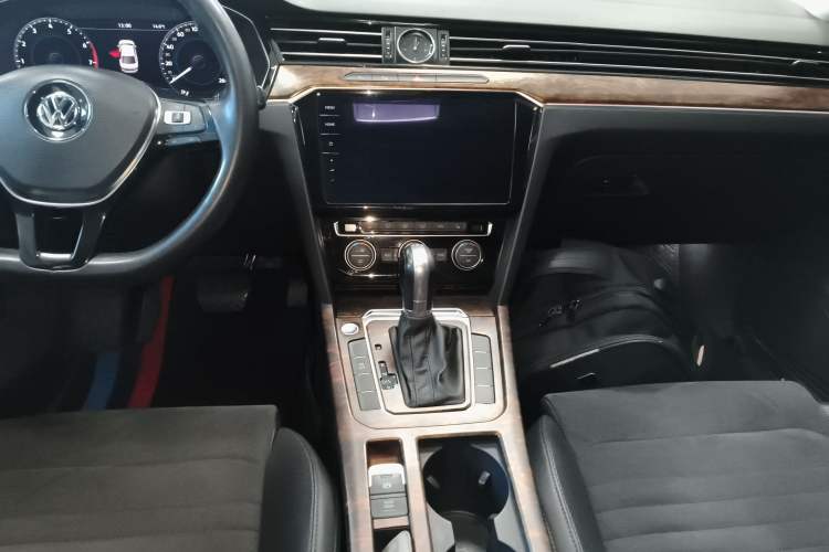 Used Volkswagen Magotan 2018 330TSI DSG Luxury Model
