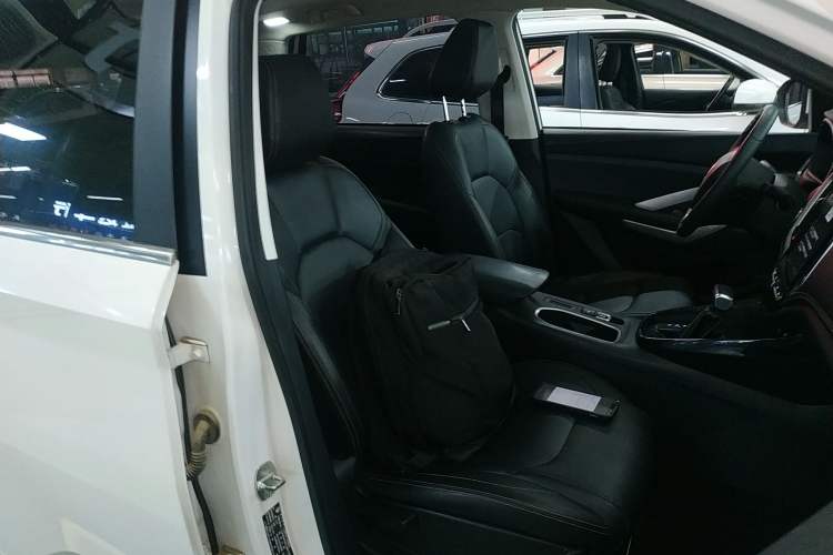 Used Baojun 530 2021 Global Car Anniversary Edition 1.5T CVT Prestige Connected Model 7 Seats
