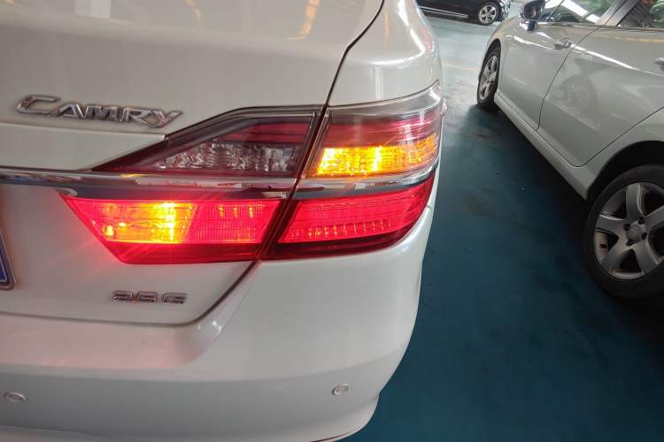 Used Toyota Camry 2015 2.5G Luxury Navigation Edition
