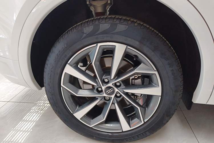 Used Audi Q5L 2024 40 TFSI Luxury Dynamic Edition
