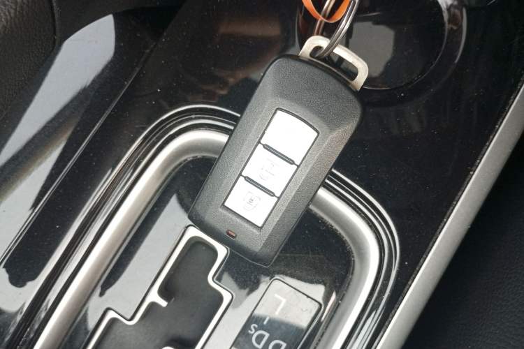 Used Mitsubishi Outlander 2018 2.0L Two-Wheel Drive Glory Edition 5 Seats