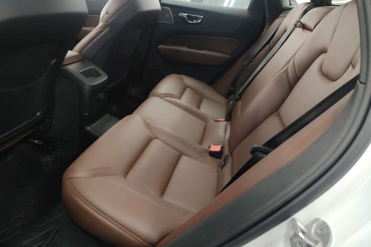 Used Volvo XC60 New Energy 2024 T8 Plug-in Hybrid Long-Range All-Wheel Drive Smart Luxury Edition