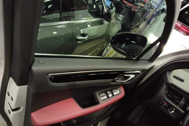 Used Porsche Macan 2023 Macan S 2.9T