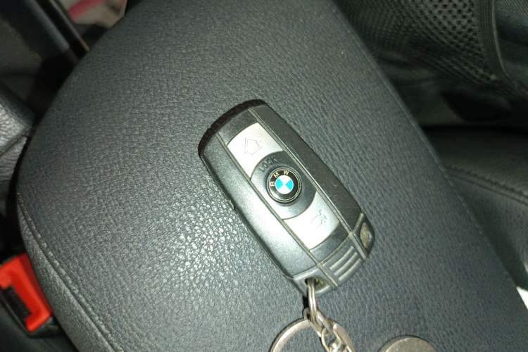 Used BMW X1 2015 sDrive18i Leading Edition
