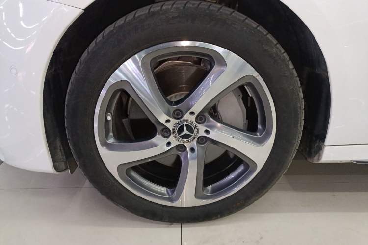 Used Mercedes-Benz E-Class 2019 Restyled E 300 L Sporty and Stylish Edition