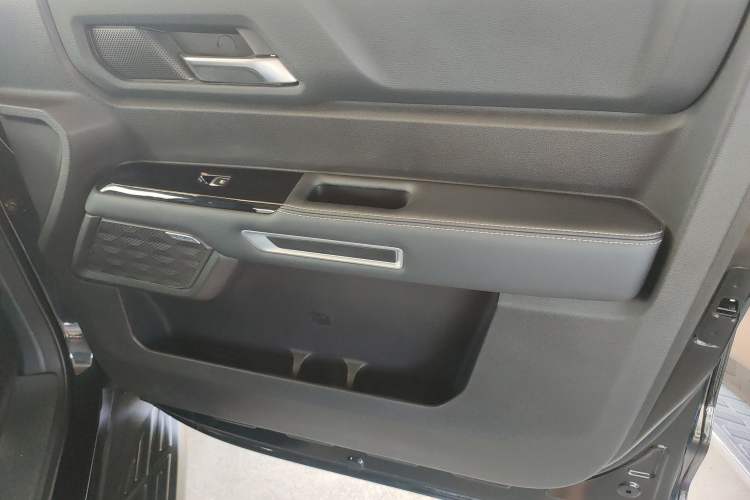 Used JMC DaDao 2023 Pursuer 2.3T Diesel Automatic 4x4 Standard-Wheel Prestige Model
