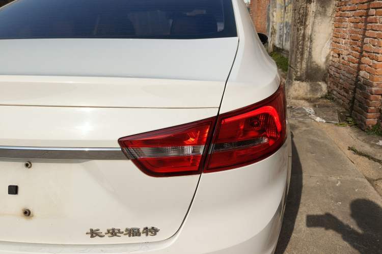 Used Ford Escort 2017 Happiness Edition 1.5L Automatic Fashion Version