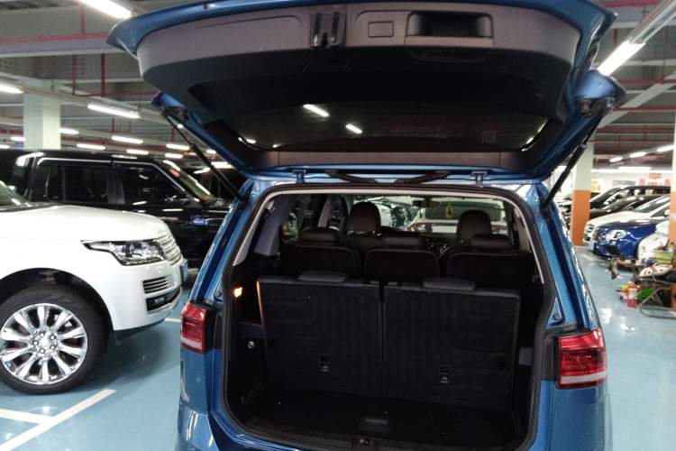 Used Volkswagen Touran 2018 Volkswagen Touran L 280TSI DSG Comfort Edition 7 Seats China VI Standard
