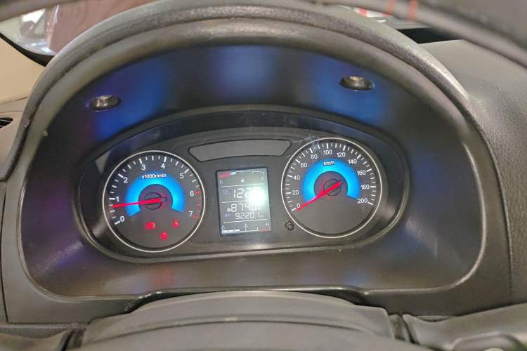 Used Dongfeng Fengon 370 2016 1.5L Manual Standard Edition SFG15-05 7 Seats