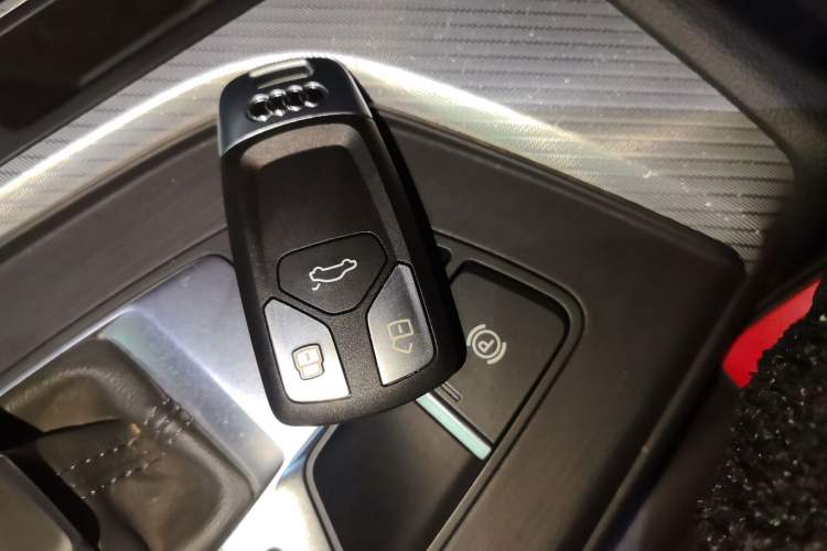 Used Audi A4L 2018 30th Anniversary Edition 40 TFSI Fashion Model
