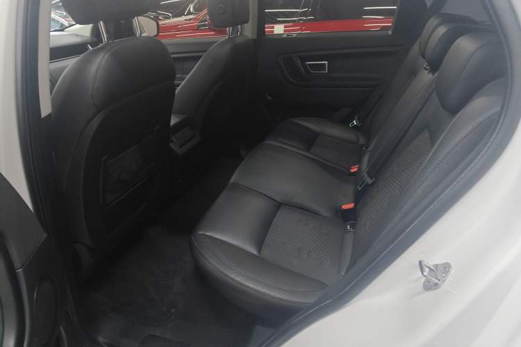 Used Land Rover Discovery Sport 2019 240 PS PURE Edition China VI Standard
