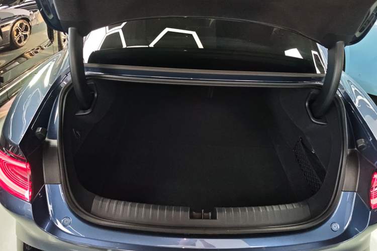 Used  SU7 2024 Rear-Drive Long-Range Intelligent Driving Version
