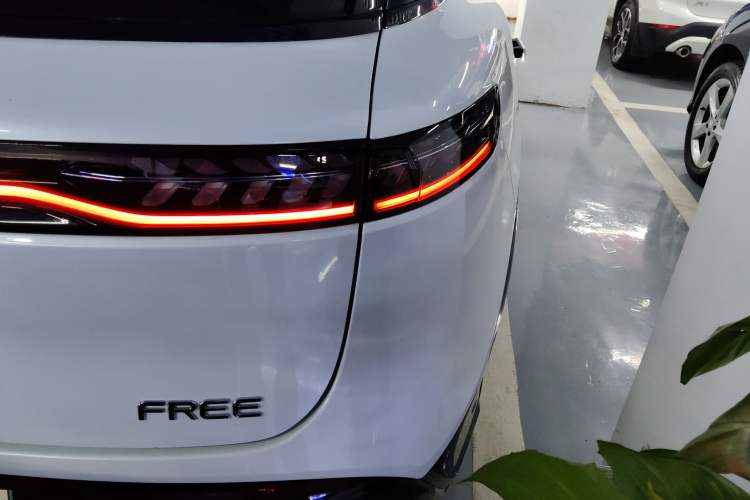 Used VOYAH FREE 2025 318 318 km Rear-Drive Touring Edition
