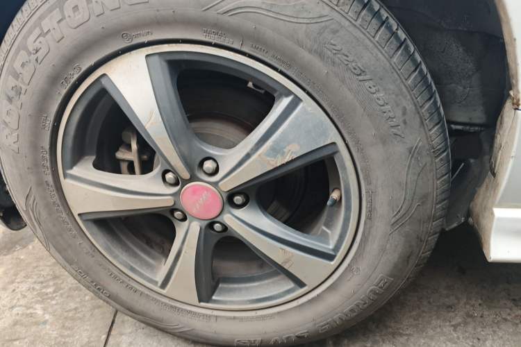 Used Haval H6 2013 Upgraded Model 1.5T Manual Two-Wheel Drive Elite Version
