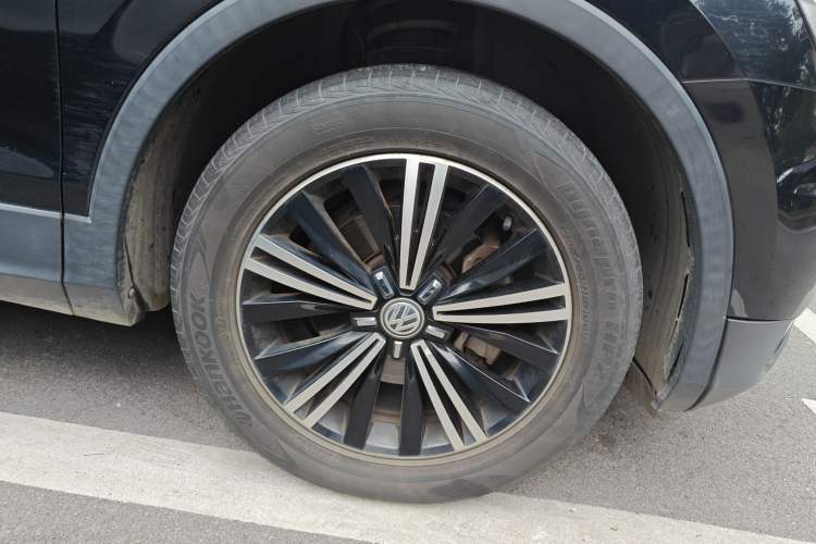 Used Volkswagen Tiguan L 2020 330TSI Automatic Two-Wheel Drive Panoramic Comfort Edition China VI Standard
