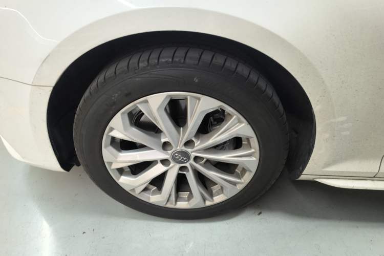 Used Audi A4L 2019 40 TFSI Ambition China VI
