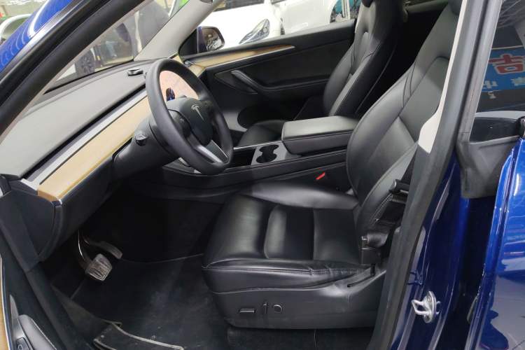 Used Tesla Model Y 2021 Long-Range All-Wheel-Drive Version
