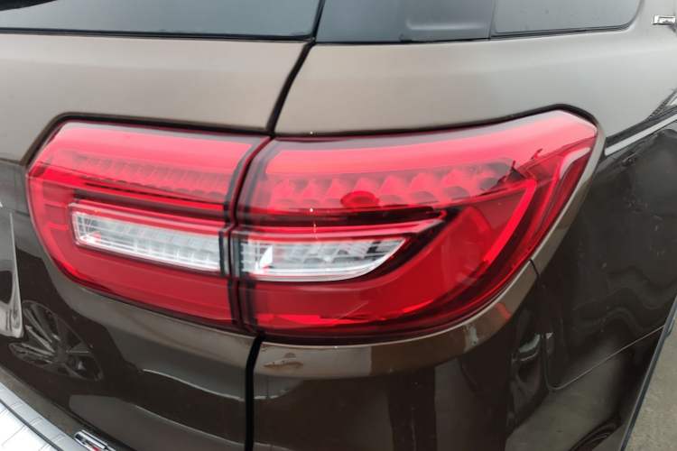 Used Changan CS95 2017 2.0T Two-Wheel Drive Zhituo Edition
