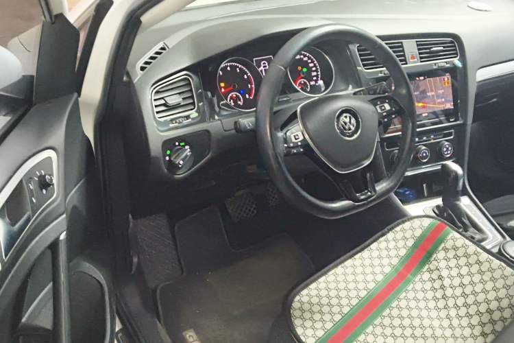 Used Volkswagen Golf 2020 280TSI DSG Comfort Version
