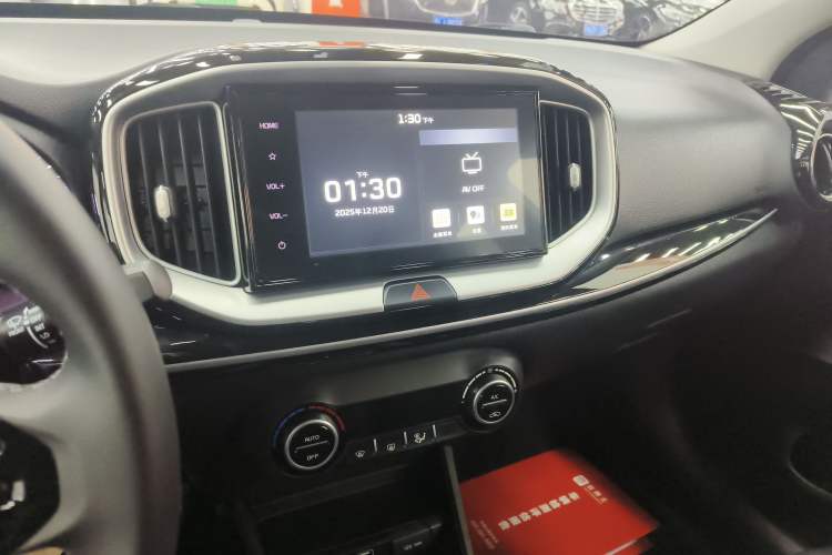 Used Kia kx1 Stonic 2021 1.4L CVT Fun & Sunroof Model
